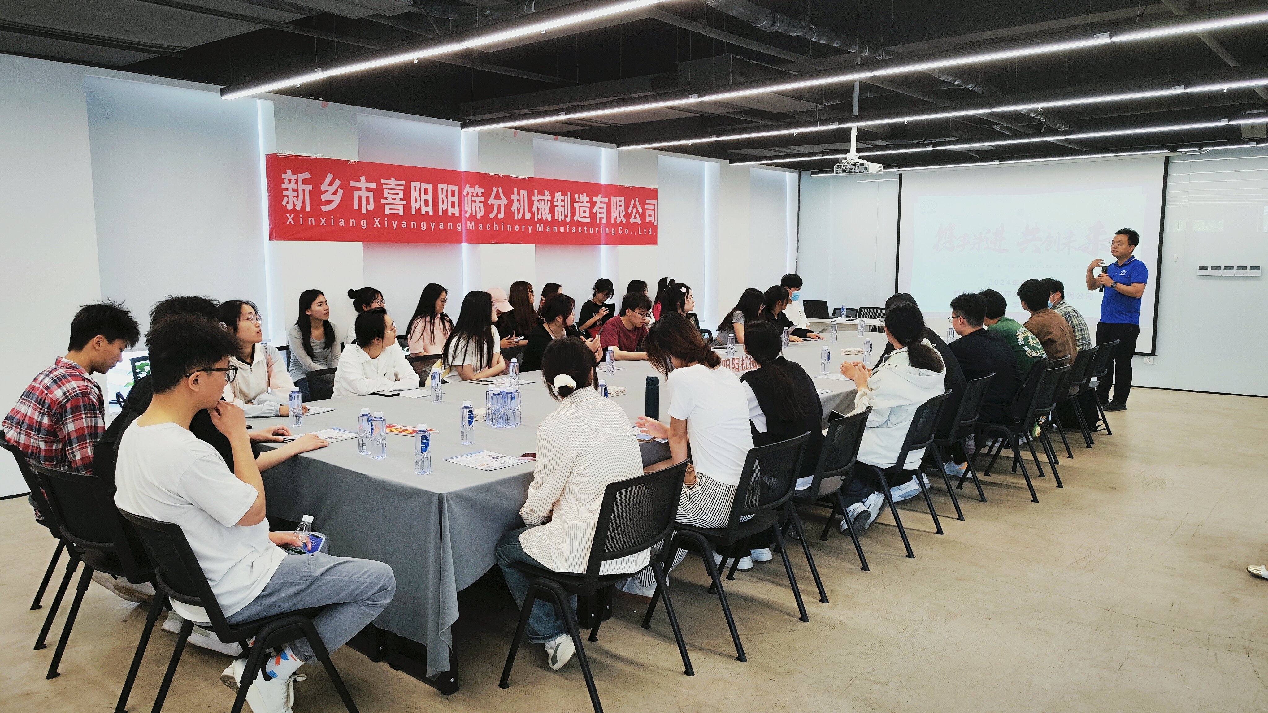 参观15.jpg