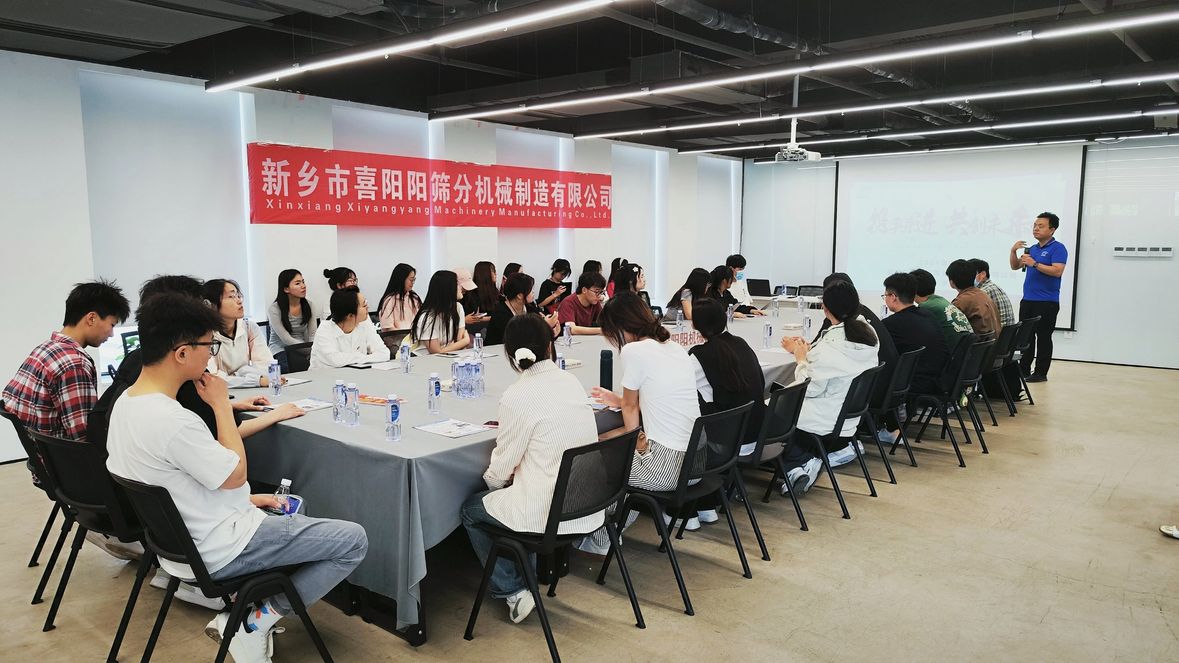参观15.jpg